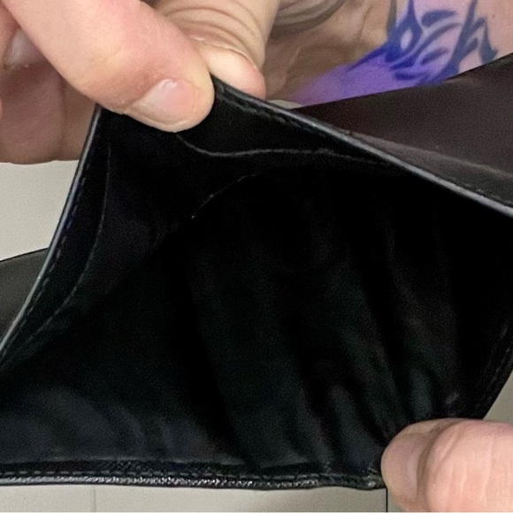 Prada Black Wallet - Picture 10 of 10
